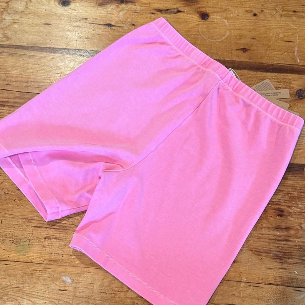 SKIMS Pink Women's Bike Shorts - Picture 4 of 4
